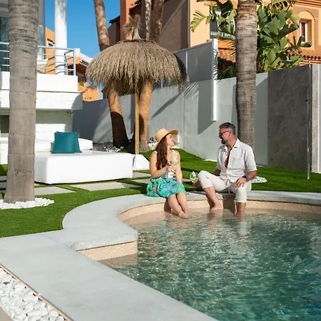 Vacation Marbella I Sunny Camelia Heated Pool, Recently Renovated, Residential Neighborhood In Benalmadena, Short Walk To The Beach, Cinema 别墅